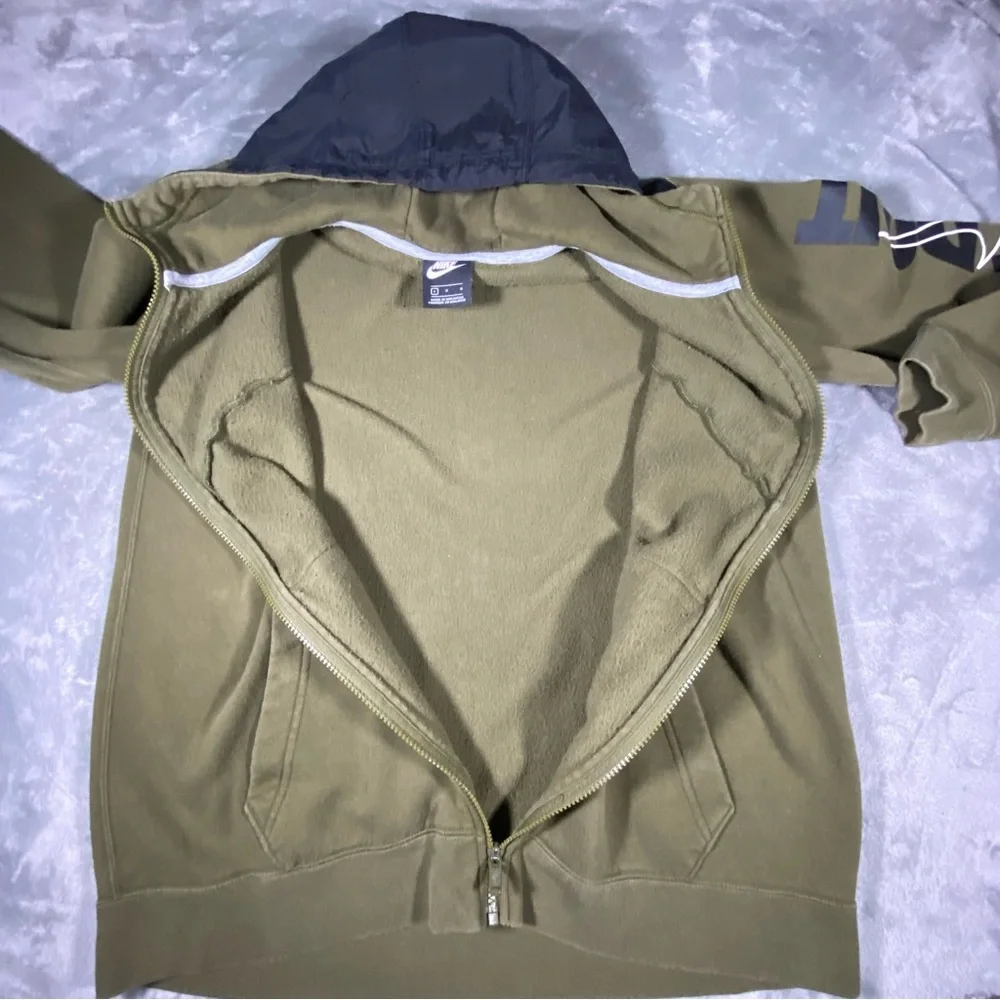 Nike Jacket Men’s Large Olive Green Hood Spell Out Sleeve Polar Fleece HBR Sport - Picture 6 of 13